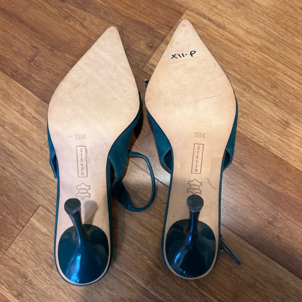Steve Madden Vintage Teal Heart-Detail Heels 7.5 - Picture 6 of 8